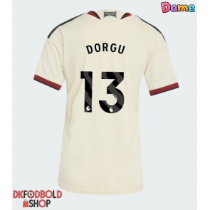 Manchester United Patrick Dorgu #13 Tredje trøje Dame 2026-27 Kort ærmer